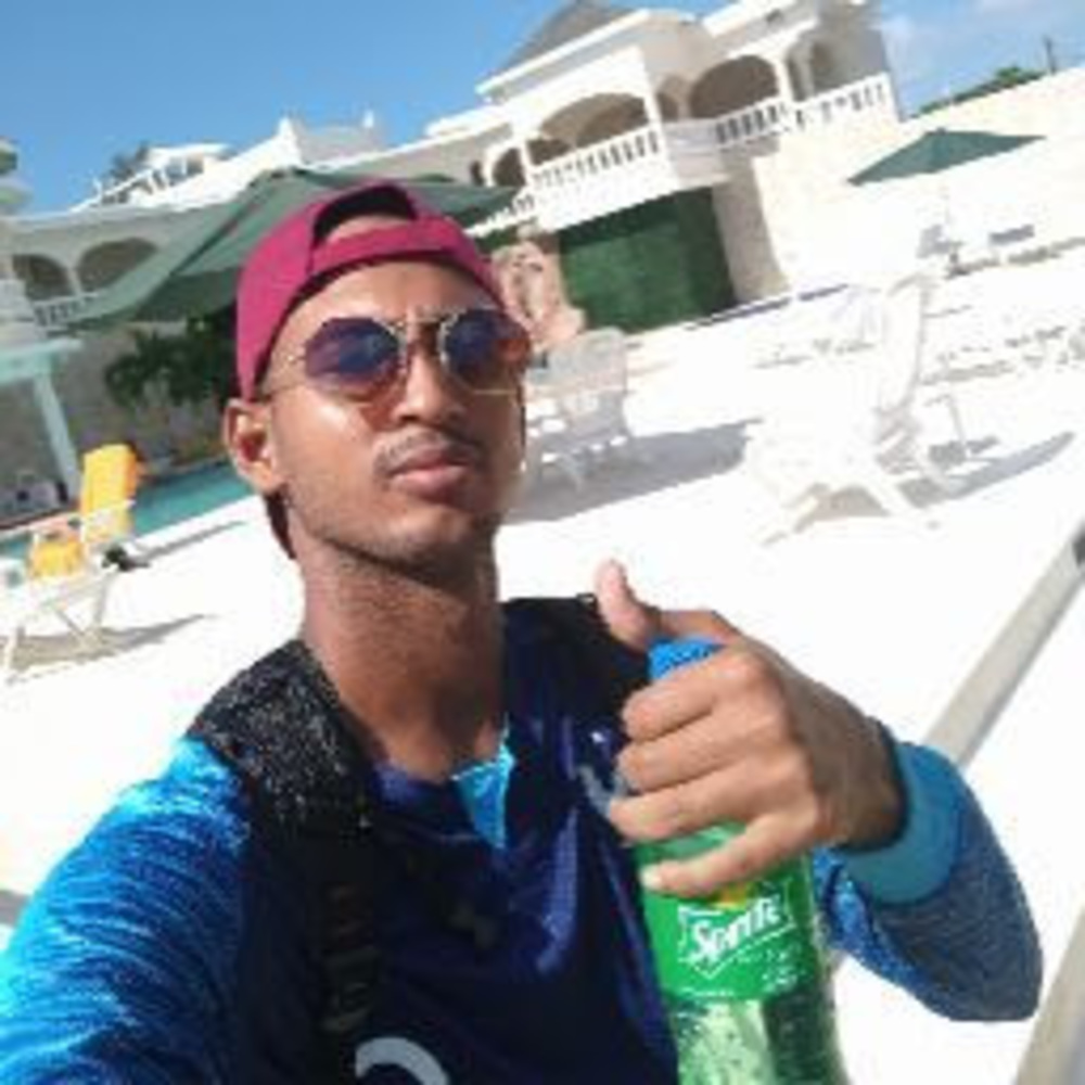 Meet your Posher, Leo